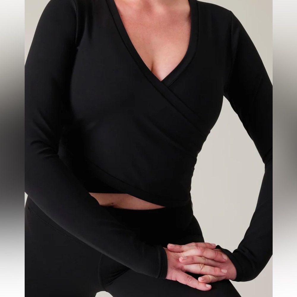 Athleta Transcend Wrap Top Black - NWT - Size L